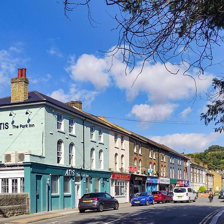 Atis The Park Inn Dover Bagian luar foto