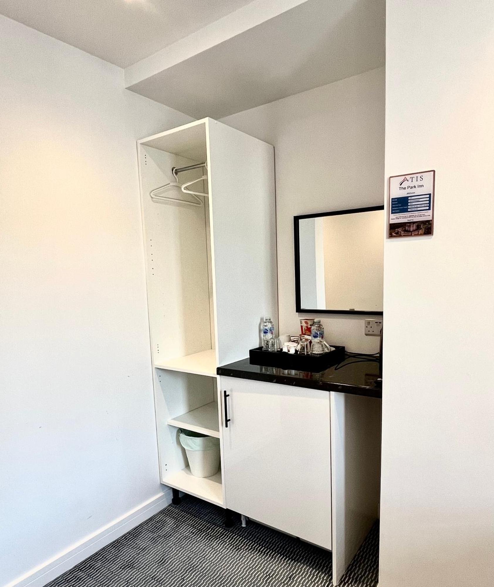 Atis The Park Inn Dover Bagian luar foto