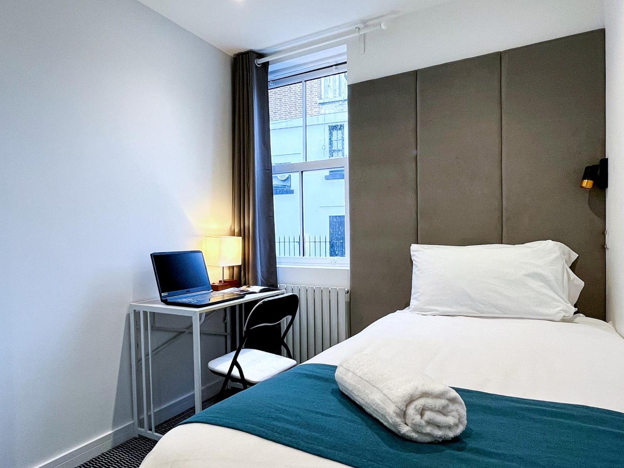 Atis The Park Inn Dover Bagian luar foto