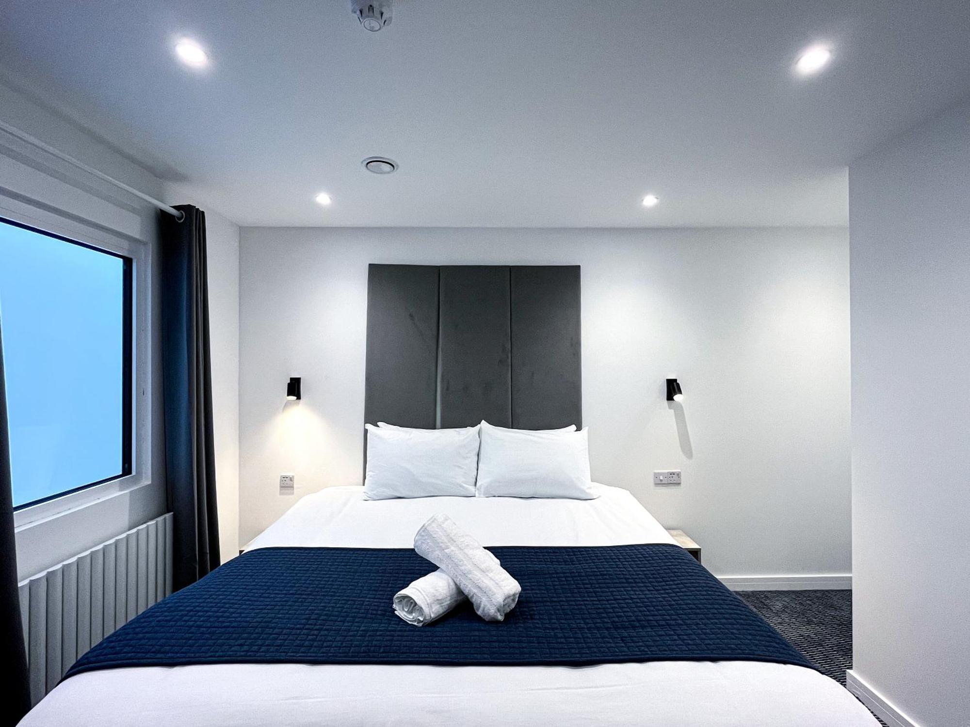 Atis The Park Inn Dover Bagian luar foto
