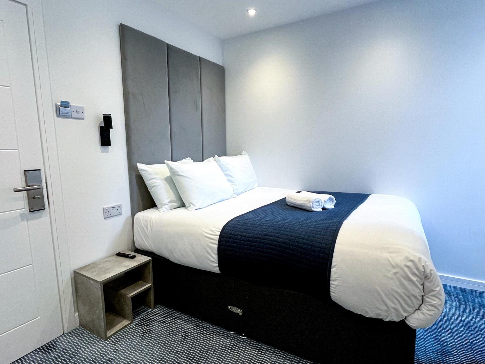 Atis The Park Inn Dover Bagian luar foto