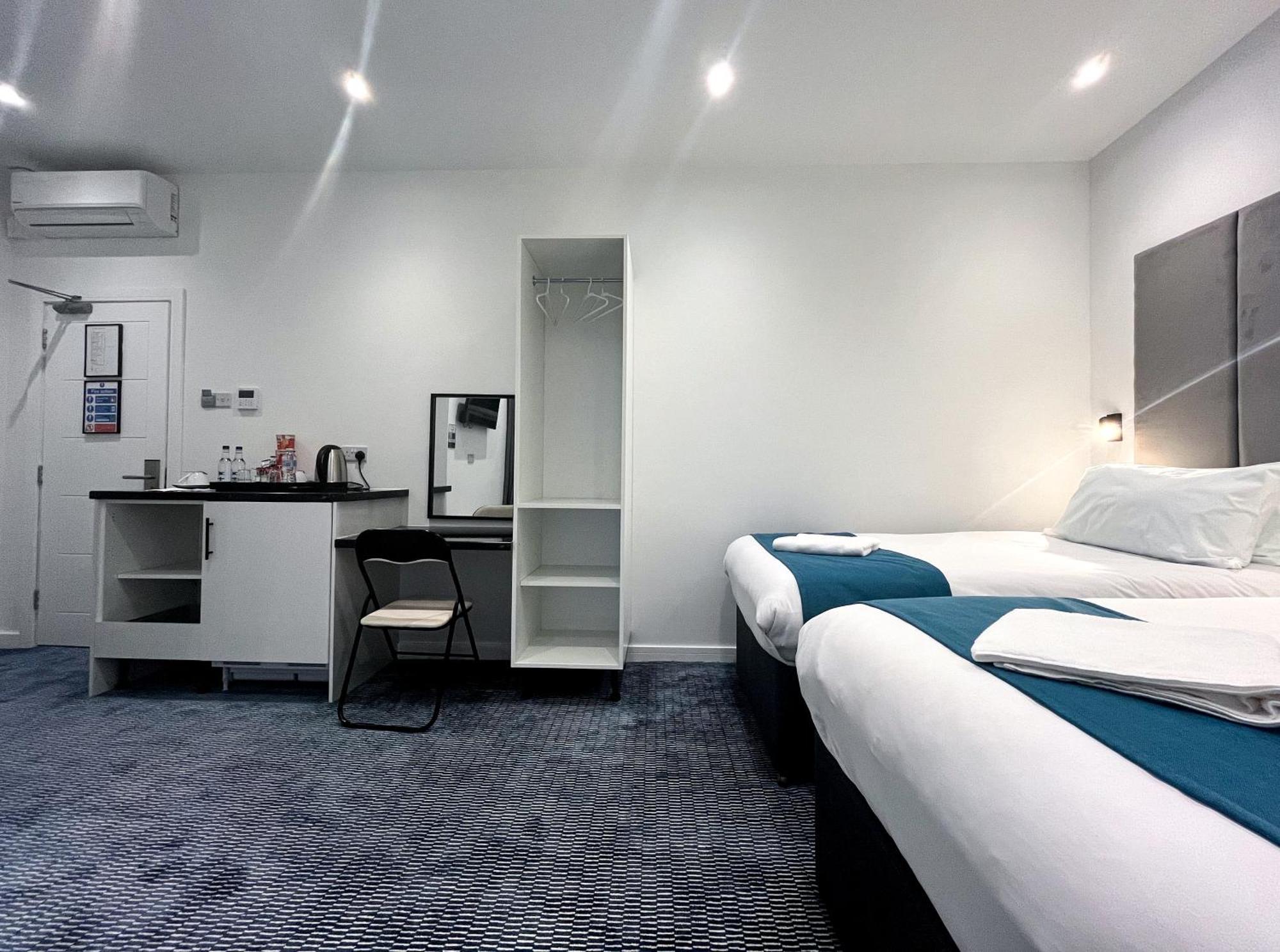 Atis The Park Inn Dover Bagian luar foto