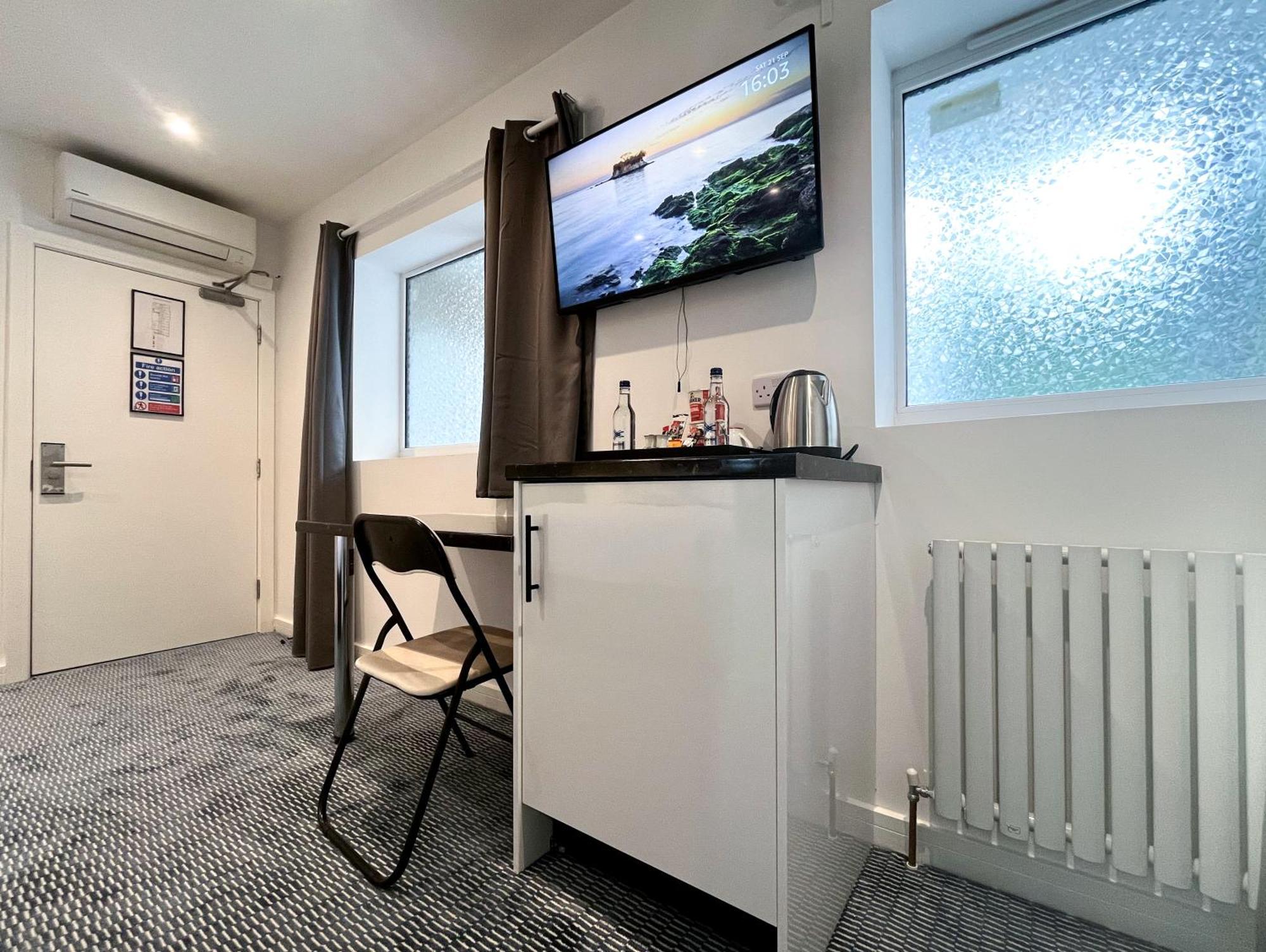 Atis The Park Inn Dover Bagian luar foto