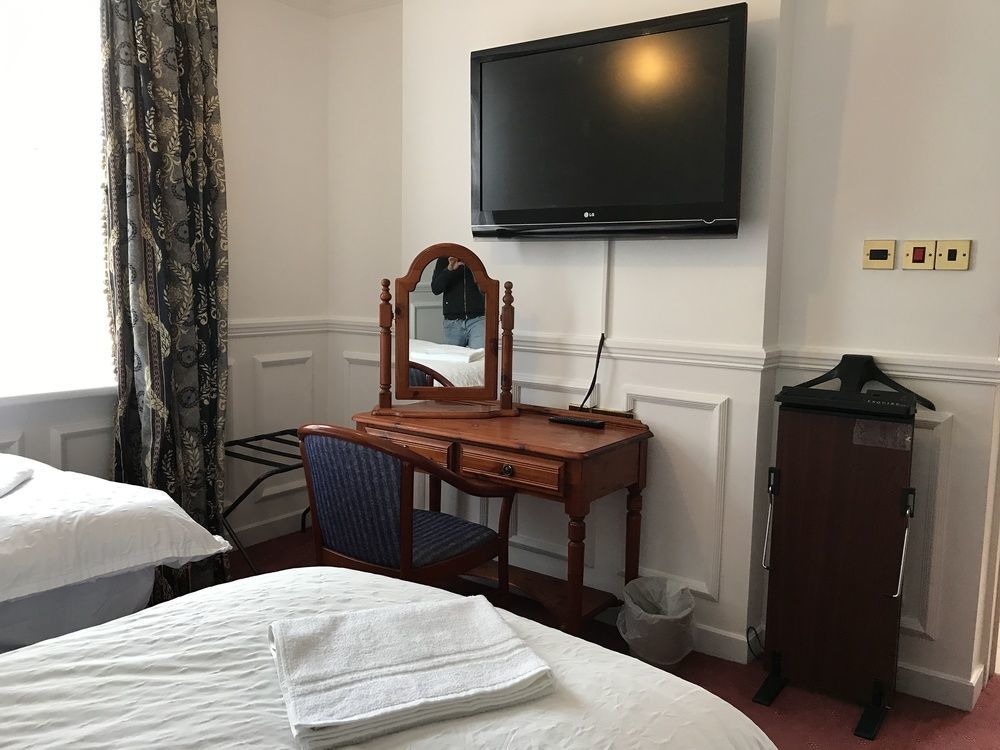 Atis The Park Inn Dover Bagian luar foto