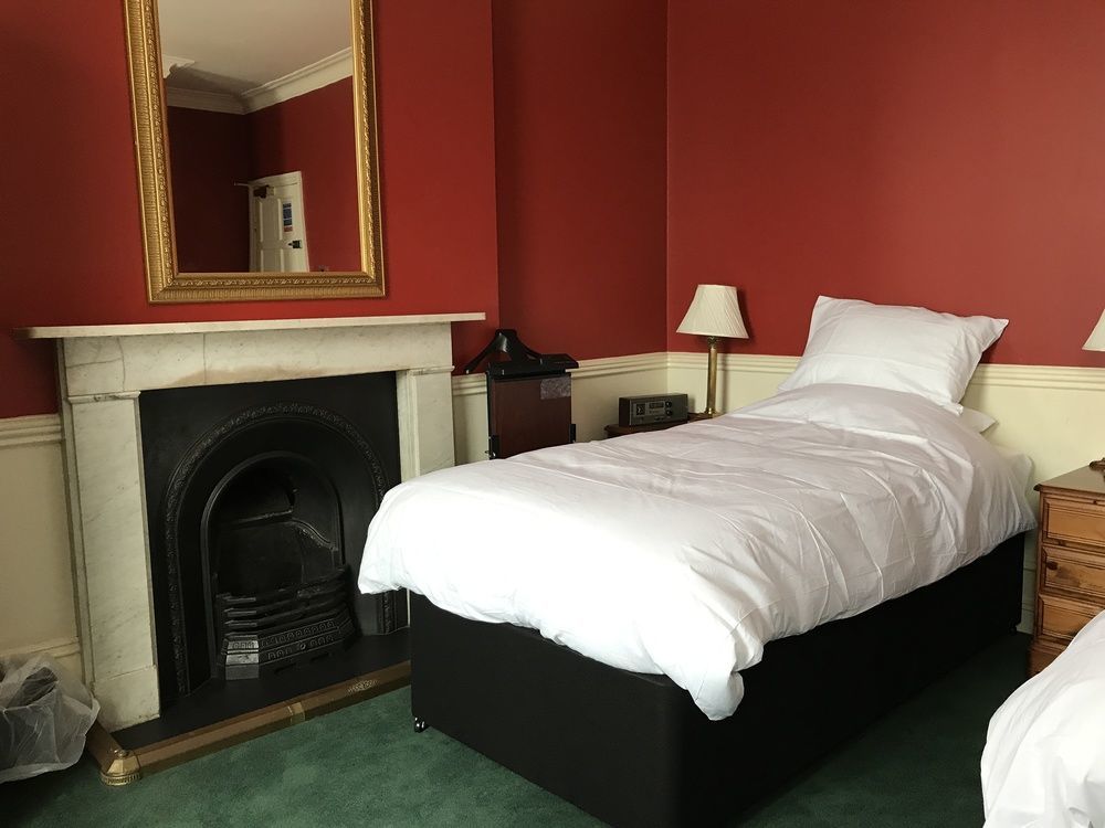Atis The Park Inn Dover Bagian luar foto