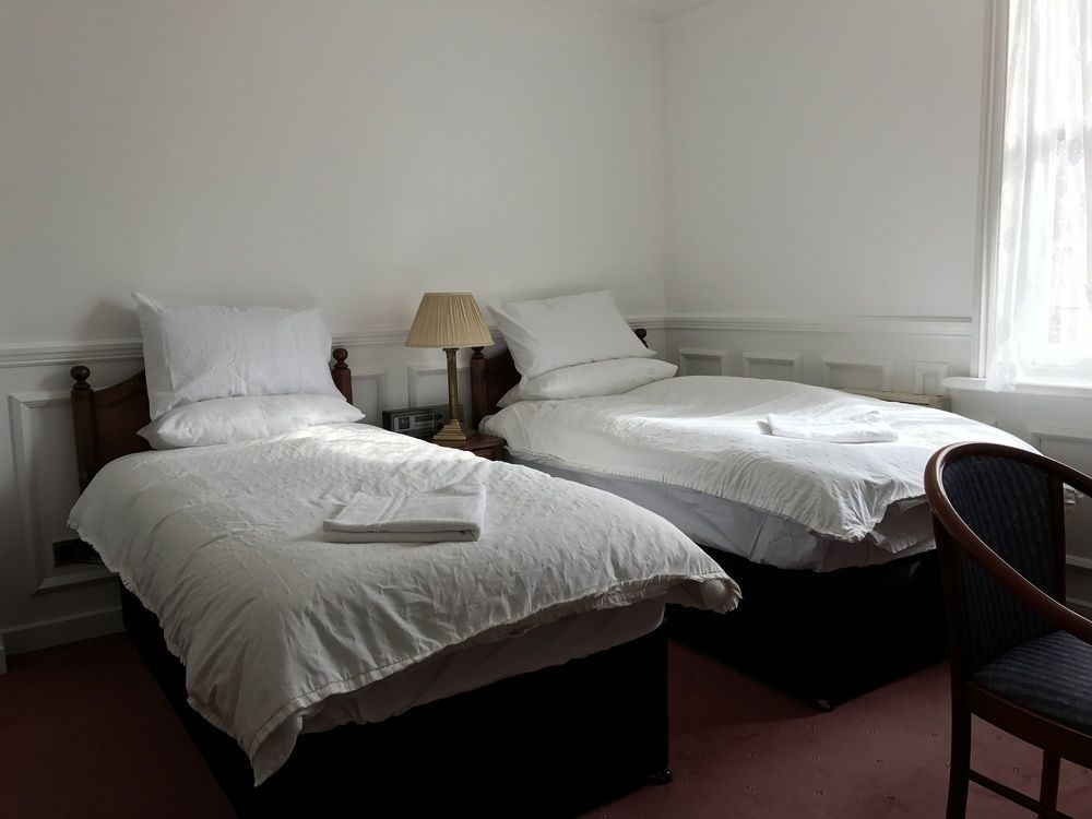 Atis The Park Inn Dover Bagian luar foto